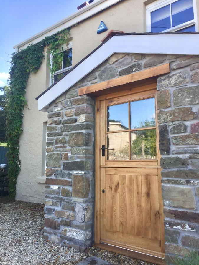 Efail Y Garn Bed & Breakfast Swansea Exterior photo