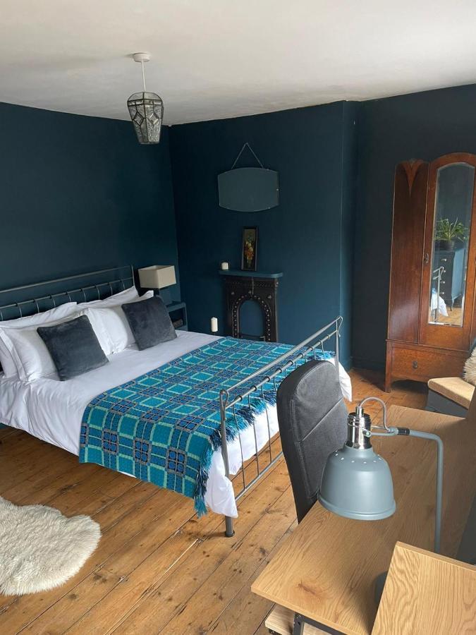 Efail Y Garn Bed & Breakfast Swansea Exterior photo
