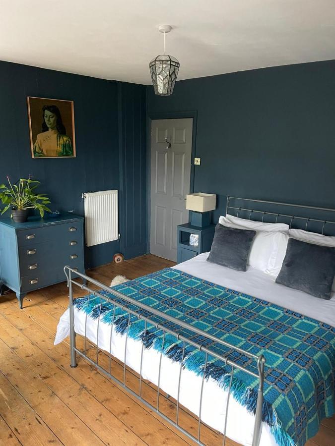 Efail Y Garn Bed & Breakfast Swansea Exterior photo